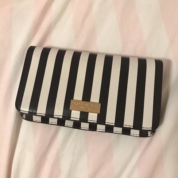 henri bendel Handbags - Henri Bendel wallet